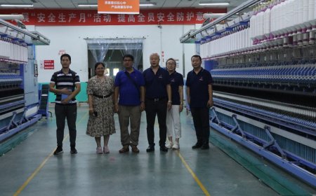 Indian customers come to visit our Cotton/Polyester blended yarn production line